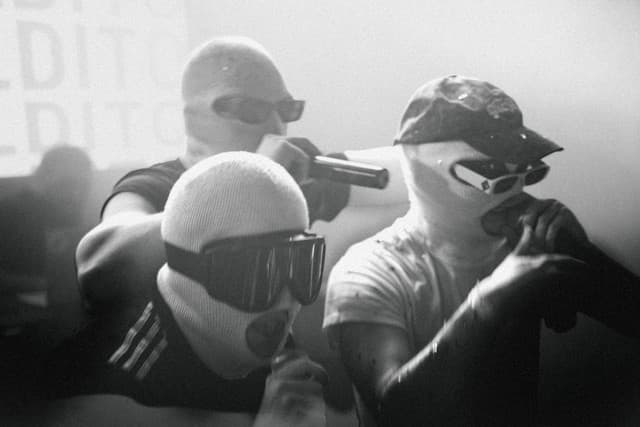 Tussiwarriors gallery photo 5