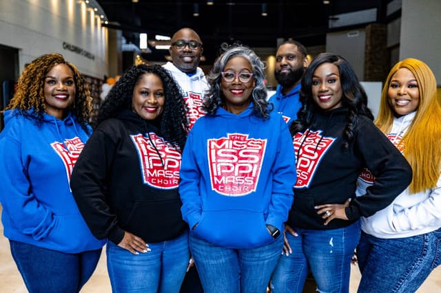 Mississippi Mass Choir gallery photo 12