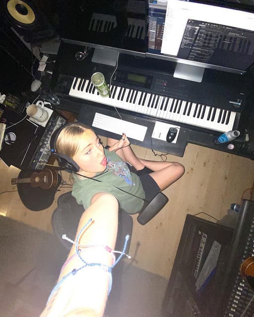 Claire Rosinkranz gallery photo 1