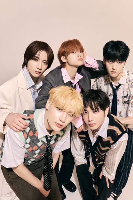 TOMORROW X TOGETHER gallery photo 3