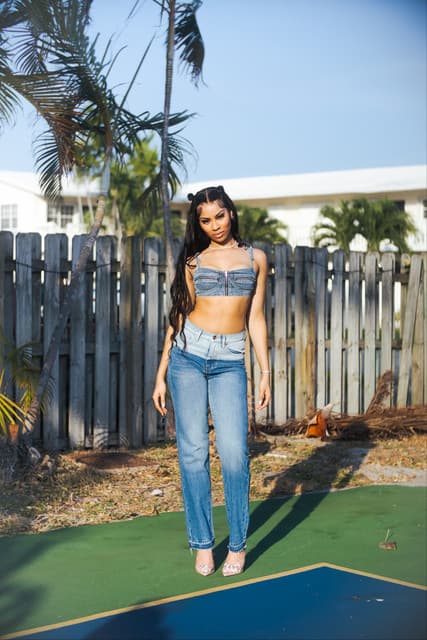 Serena Smart gallery photo 1