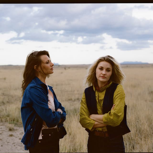 Aly & AJ gallery photo 7