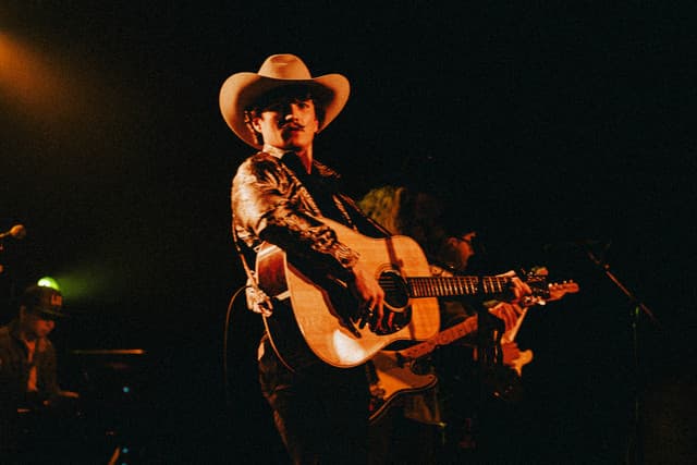 Braxton Keith gallery photo 2