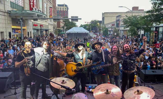 Alex Cano gallery photo 2