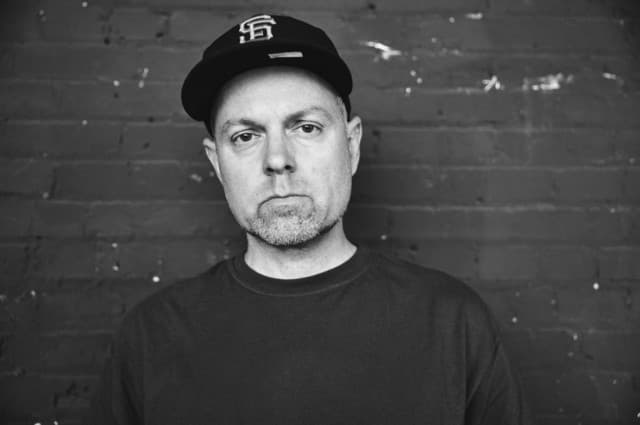 DJ Shadow gallery photo 1
