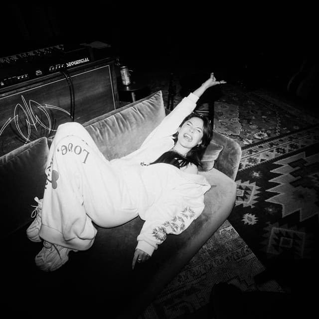 Emei gallery photo 3