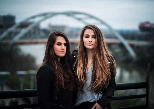 Neoni gallery photo 9