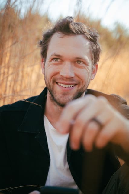 Phillip Phillips gallery photo 2