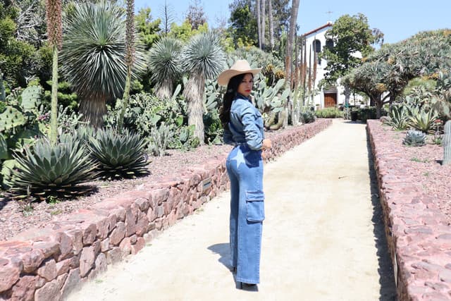 Kris Londyn gallery photo 4