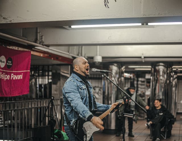 Felipe Pavani gallery photo 5