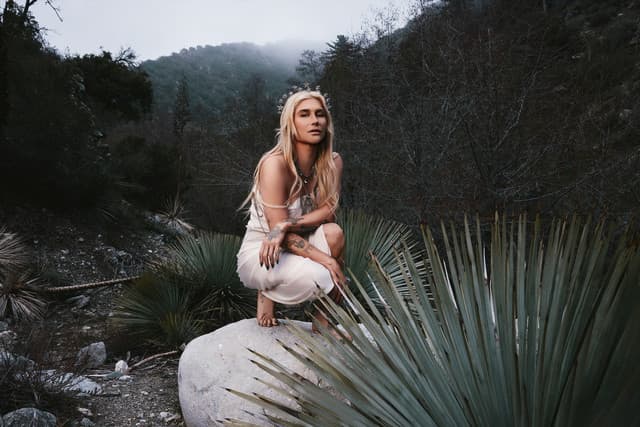 Kesha gallery photo 5