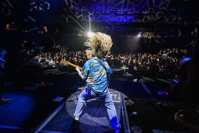 Billy Strings gallery photo 9