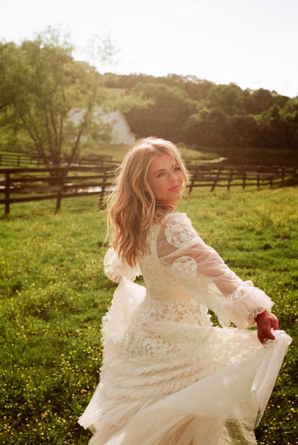 Anne Wilson gallery photo 2