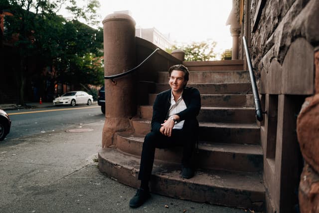 Hamilton Leithauser gallery photo 2