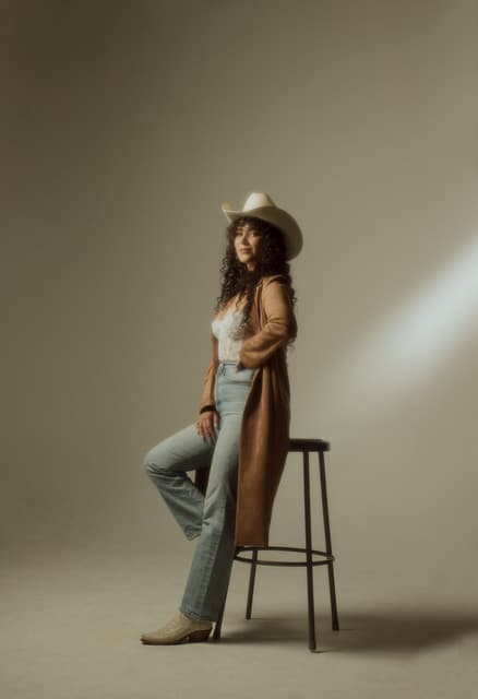 Emily Nenni gallery photo 2