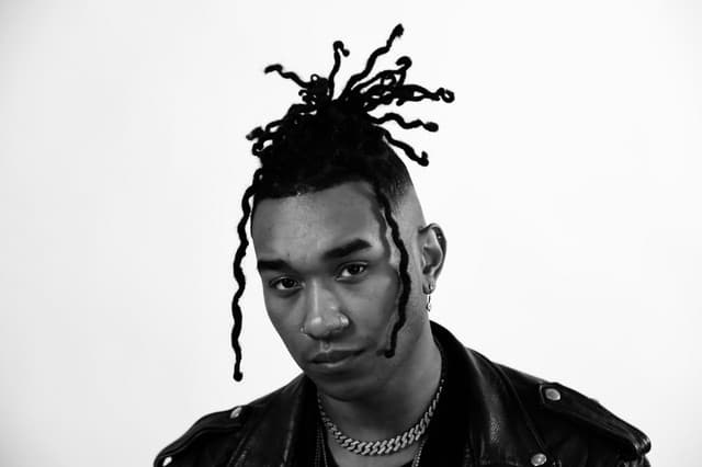 DARRiS gallery photo 1