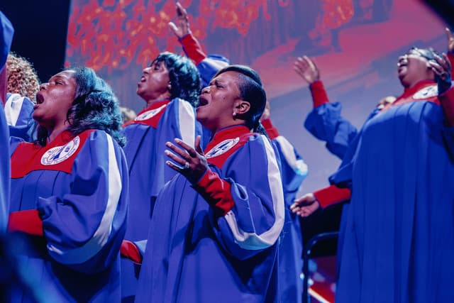 Mississippi Mass Choir gallery photo 9