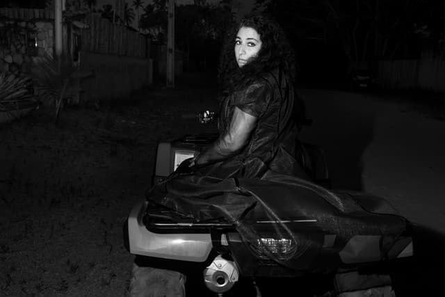 Arooj Aftab gallery photo 3