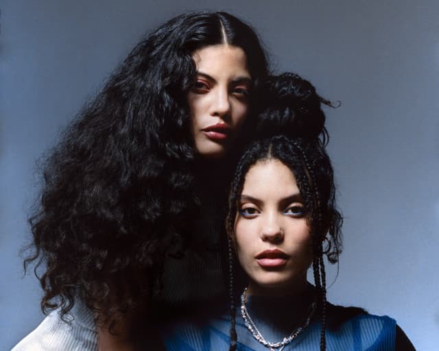 Ibeyi gallery photo 1