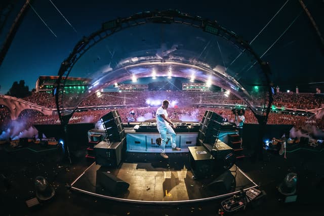 Armin van Buuren gallery photo 1