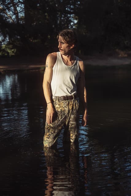 Cale Tyson gallery photo 4