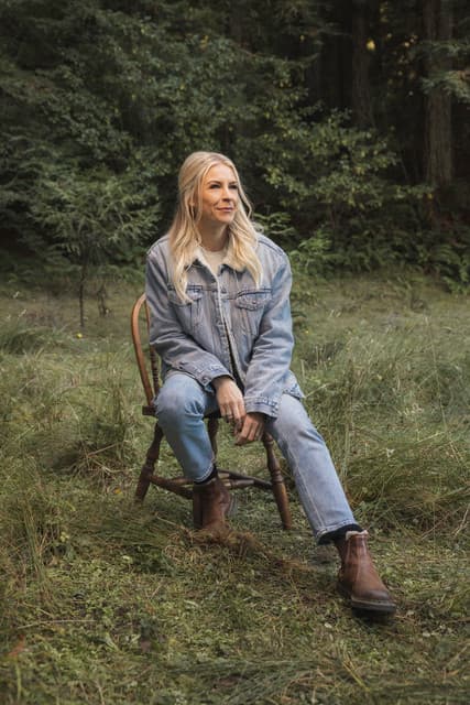 Jenn Johnson gallery photo 1