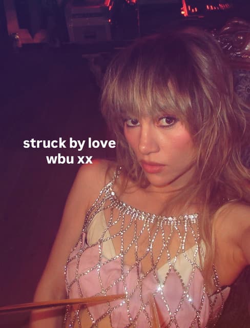 Suki Waterhouse gallery photo 1