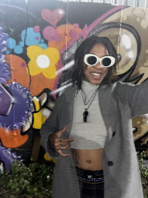 Freddie Makenzie gallery photo 4