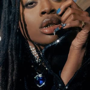 Single: SNEAKY LINKS