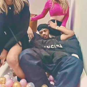 Single: She Likes It