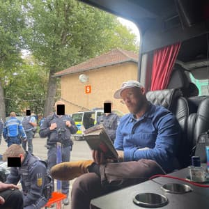 Single: Season 4 Theme Song (feat. Lera Lynn)