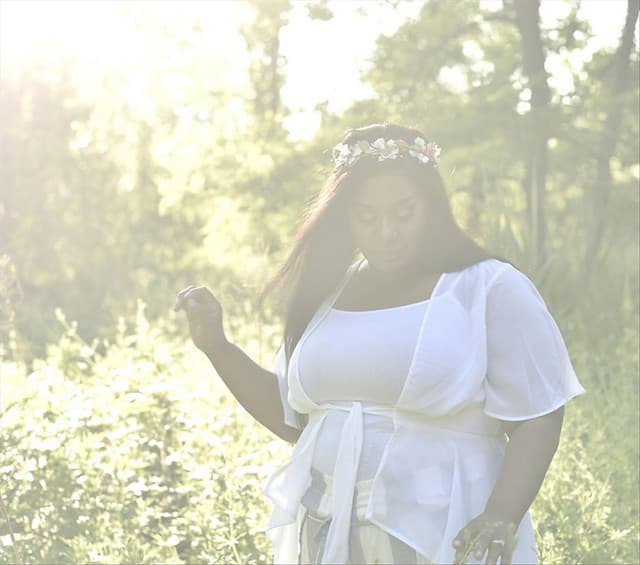 Naomi Raine gallery photo 1