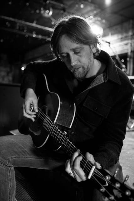 Hayes Carll gallery photo 2