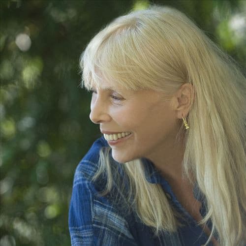 Joni Mitchell gallery photo 2