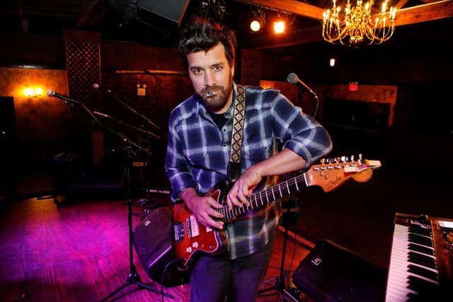 Bob Schneider gallery photo 2
