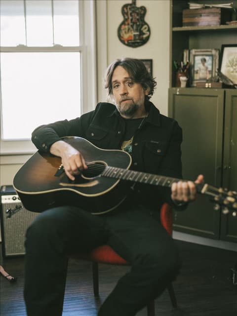 Hayes Carll gallery photo 1