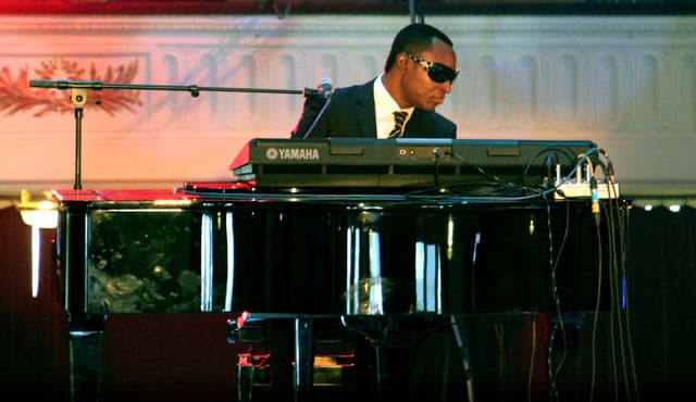 MUNA gallery photo 2