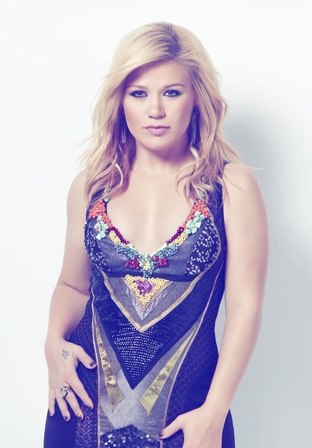 Kelly Clarkson gallery photo 7