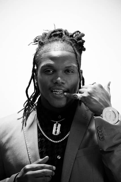 Young O M33zy gallery photo 1