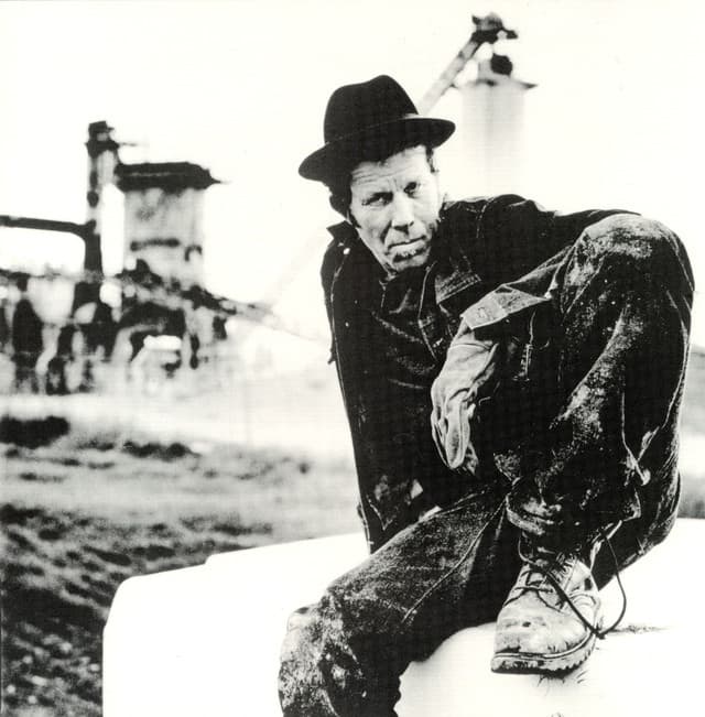 Tom Waits gallery photo 10