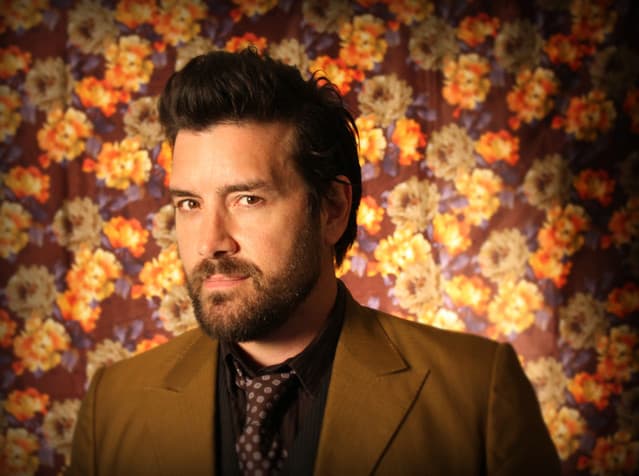 Bob Schneider gallery photo 4